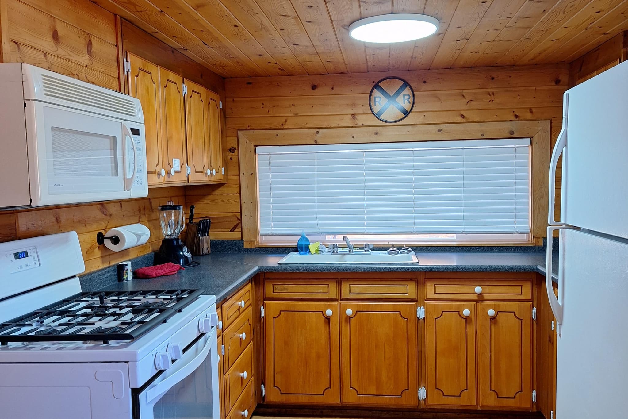 Family Creekside Cabin