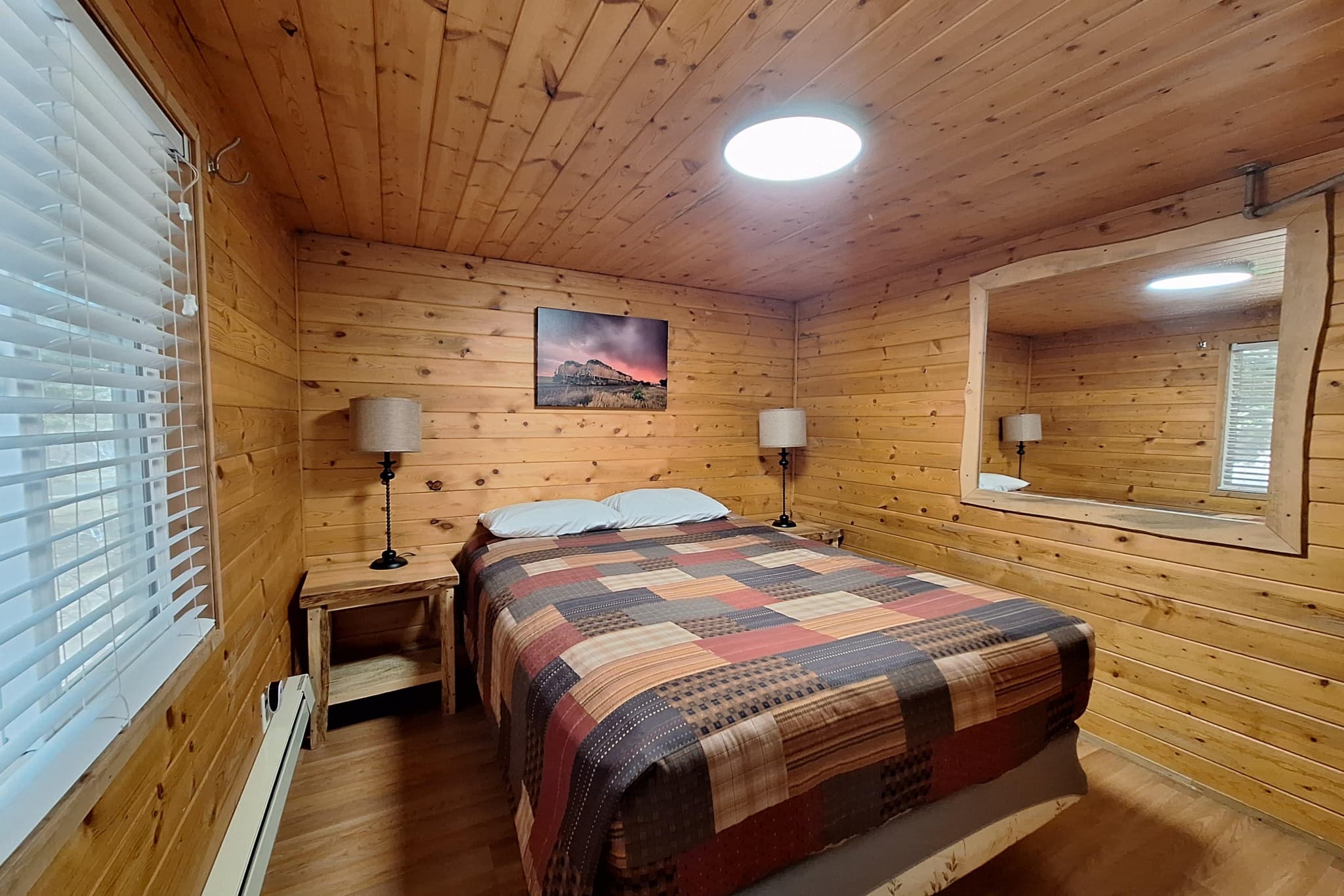 Family Creekside Cabin — photo 6