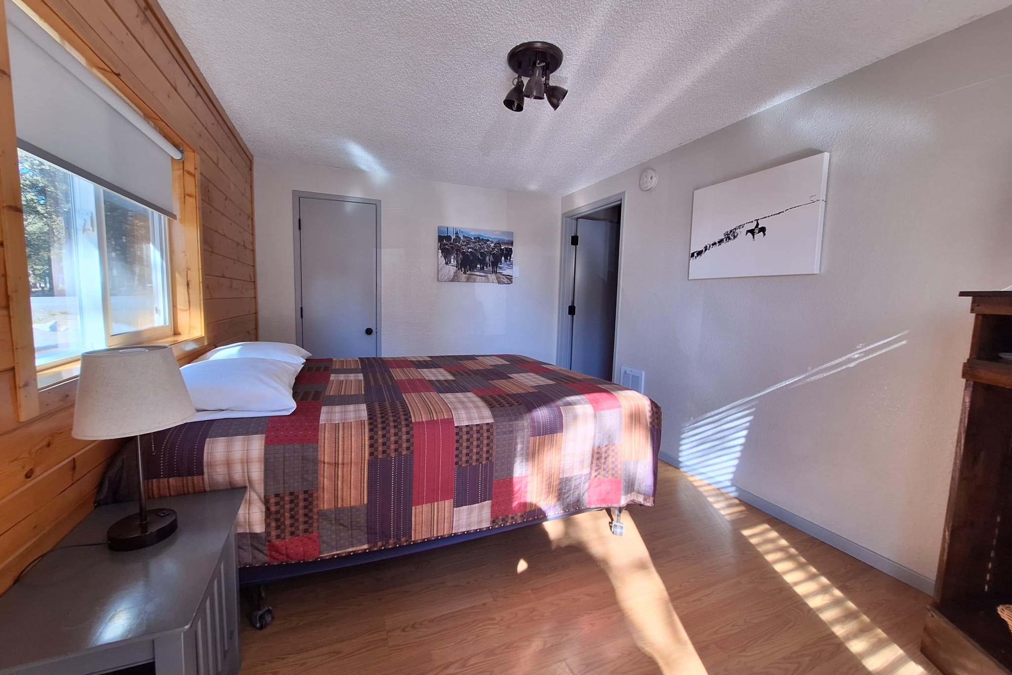 Standard 2-Bedroom Cabin — photo 2